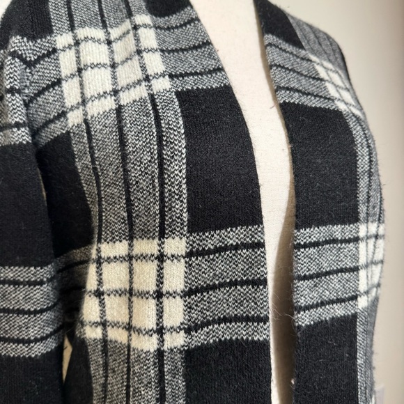 Talbots Black and White Plaid Cardigan - Picture 4 of 6